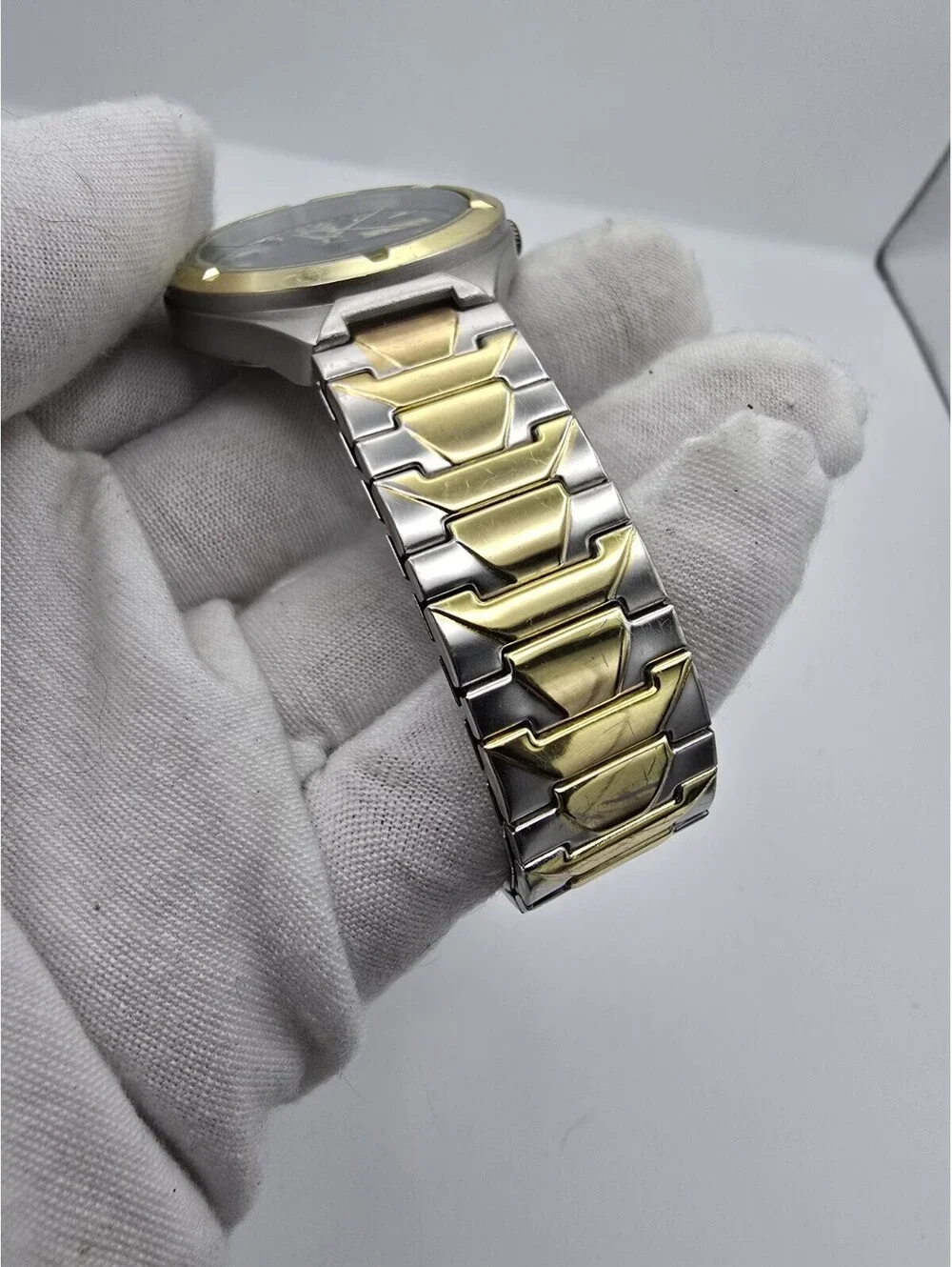 Two Toned Men's Analog Watch Stretch Band Water Resistant 100 FT Date Indicator